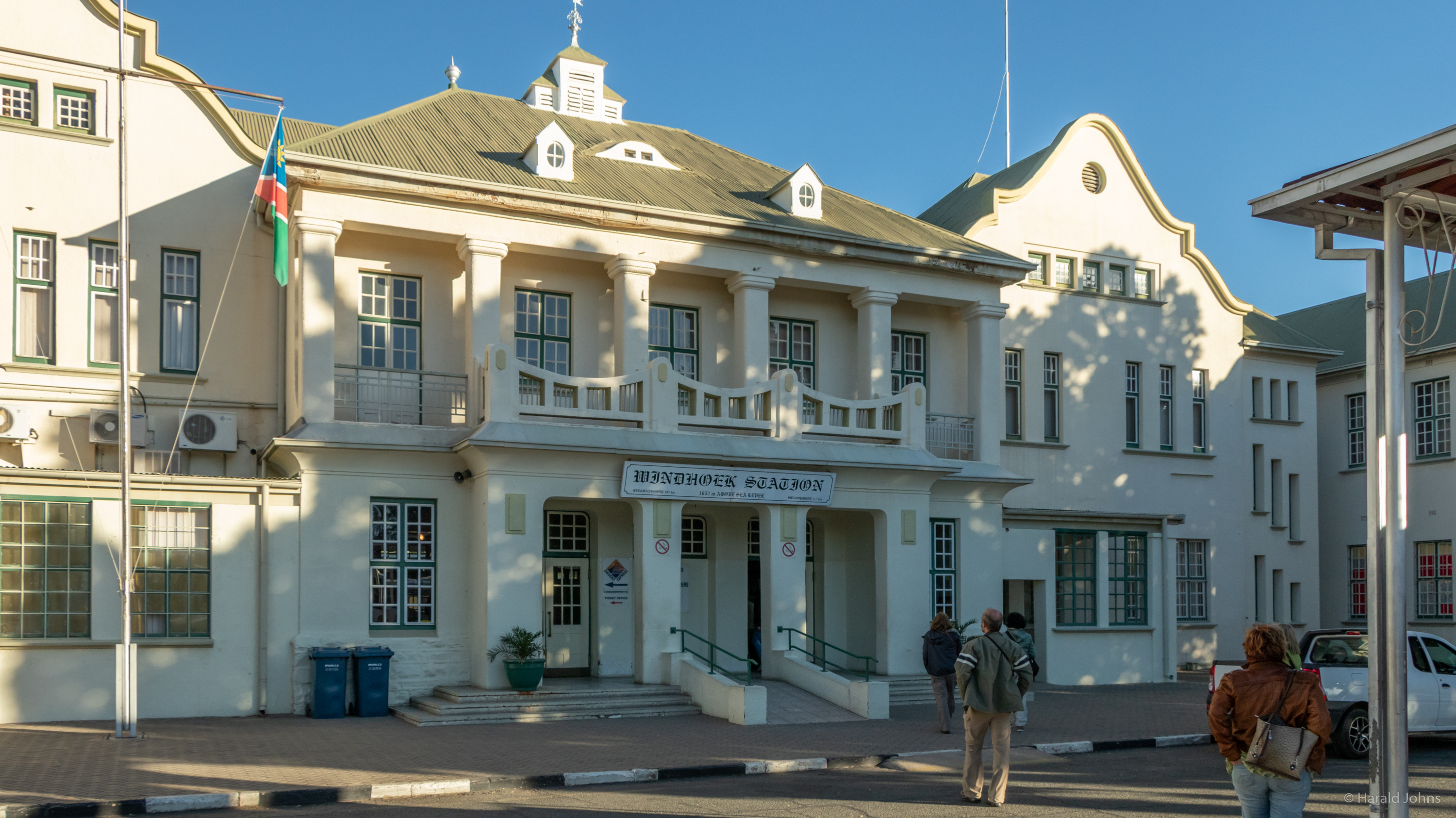 Historischer Bahnhof in Windhoek aus deutscher Kolonialzeit im so genannten "Verandenstil"