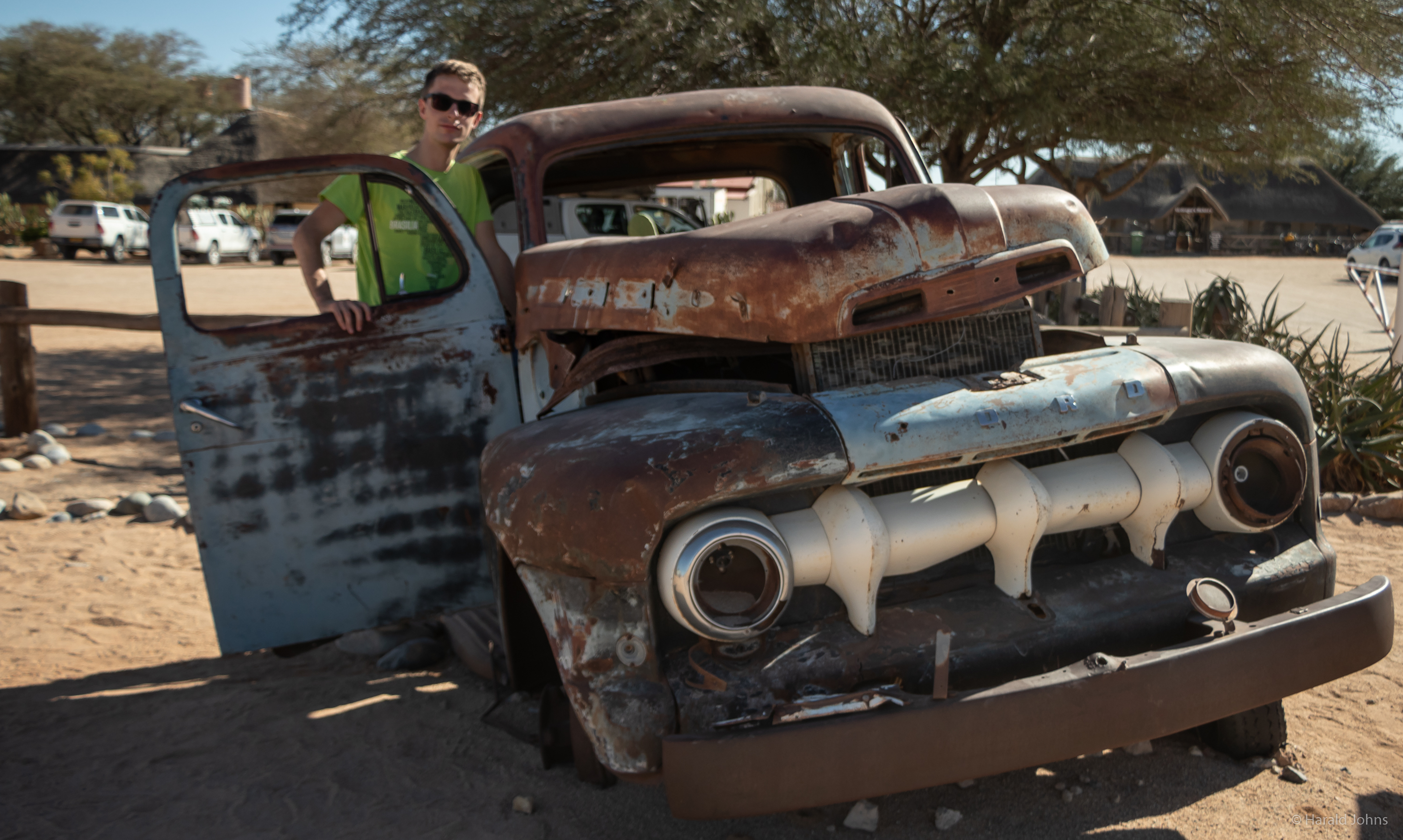 Solitaire - die berühmte Wüstenoase mit alten Fahrzeugwracks 