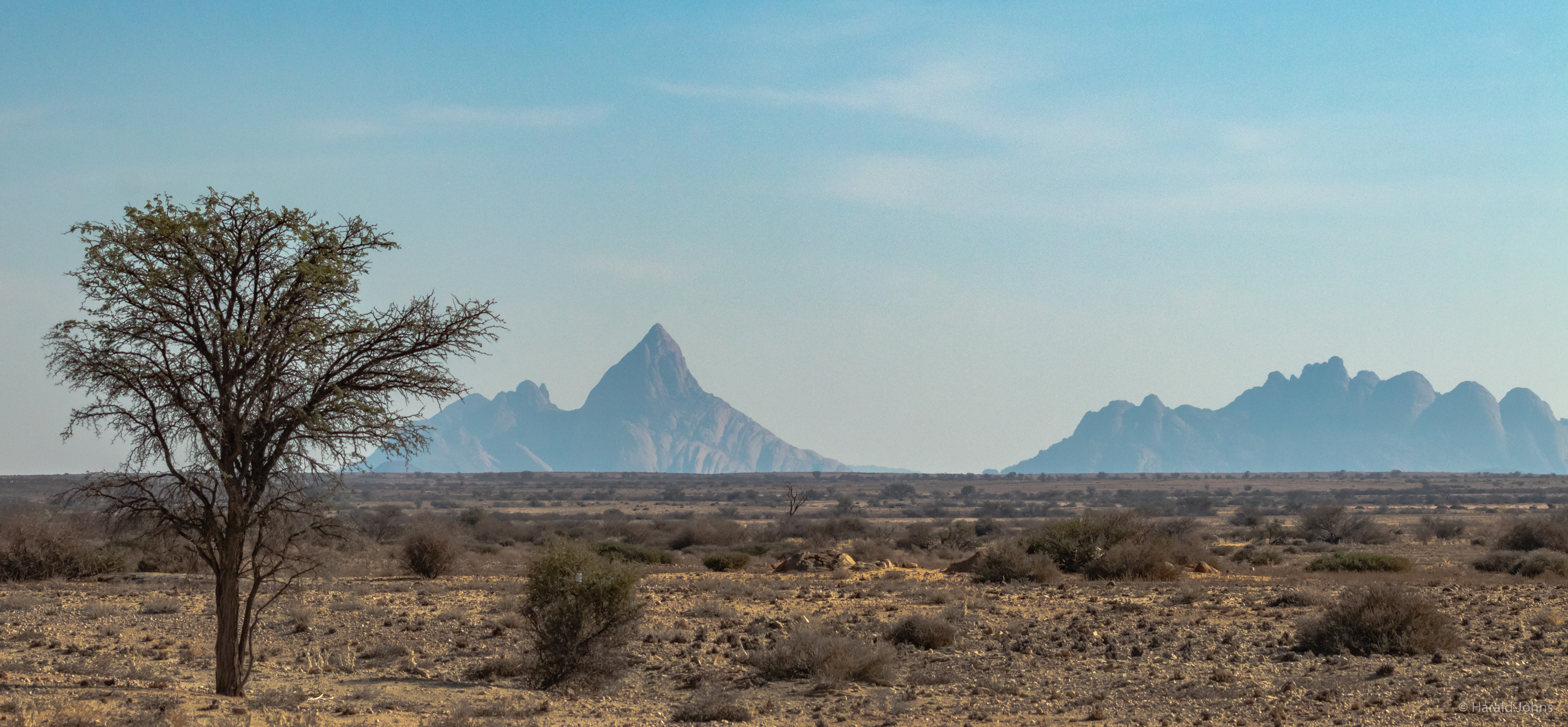Inselberge Grosse Spitzkoppe und Pontok-Berge