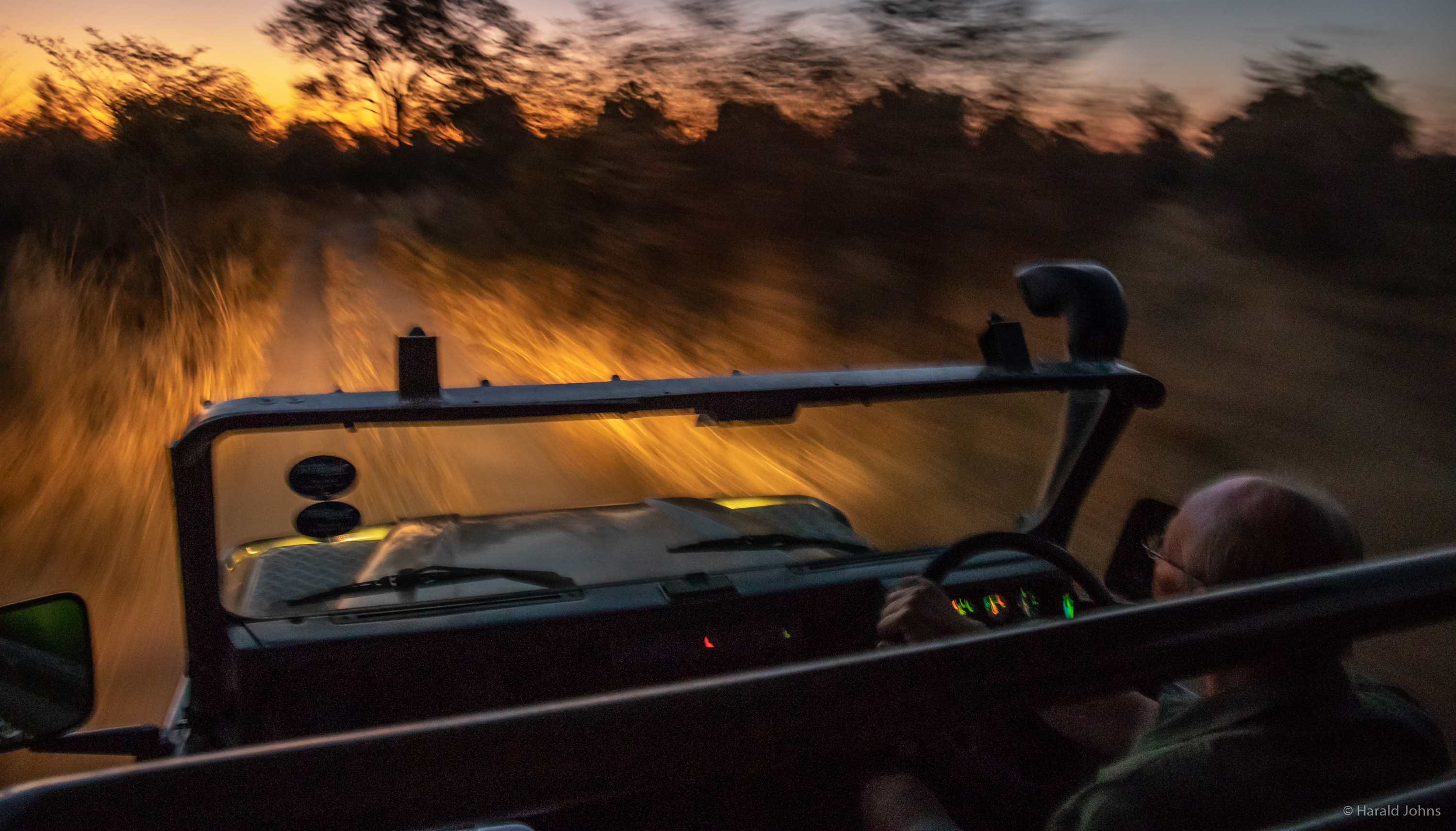 Spät Abends im Jeep.